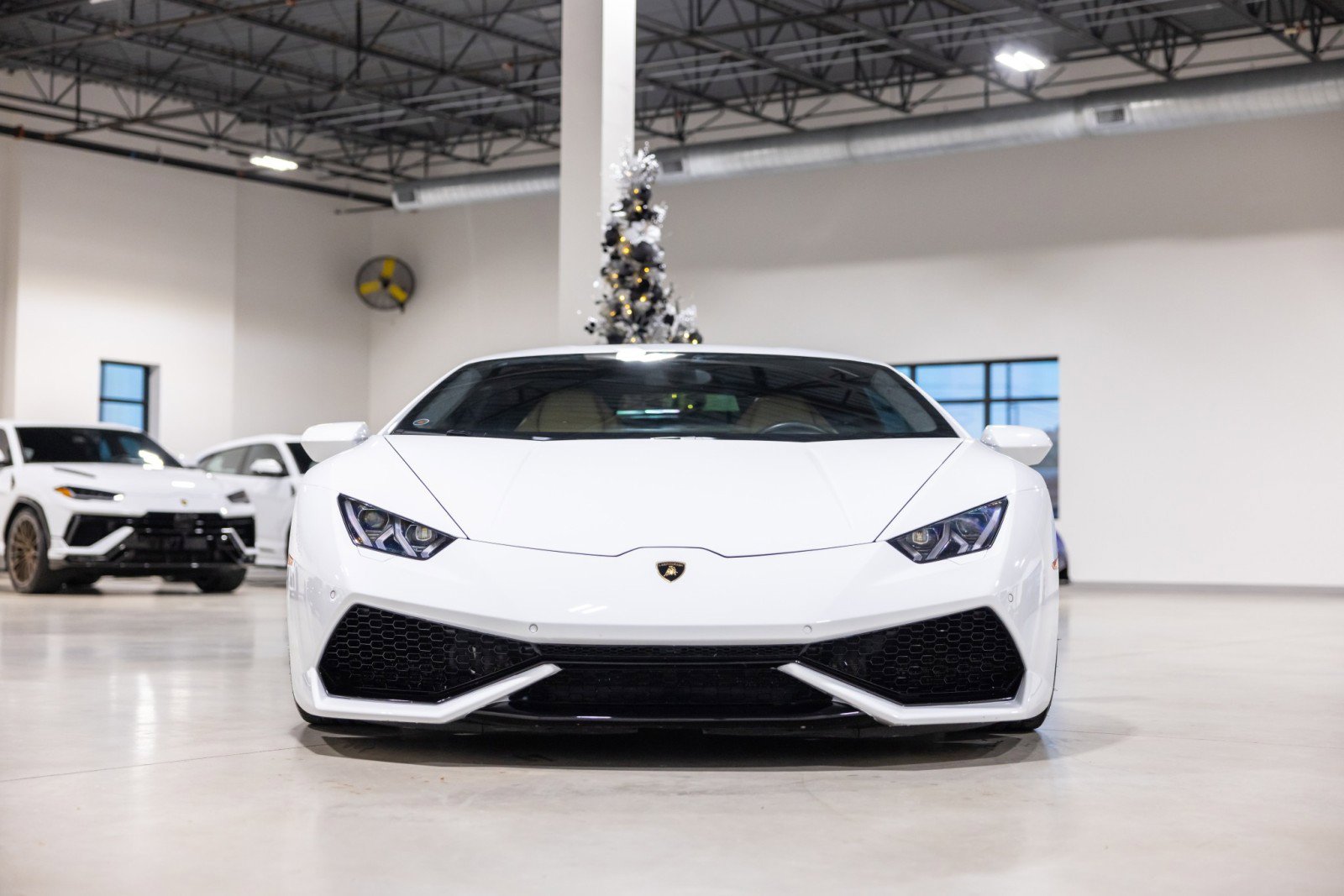 Used 2016 Lamborghini Huracan LP 610-4 image 2
