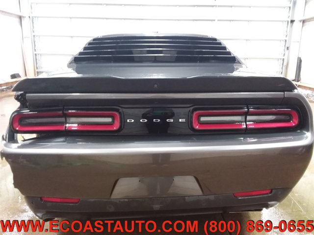 Used 2018 Dodge Challenger R/T w/ Blacktop Package RWD image 8