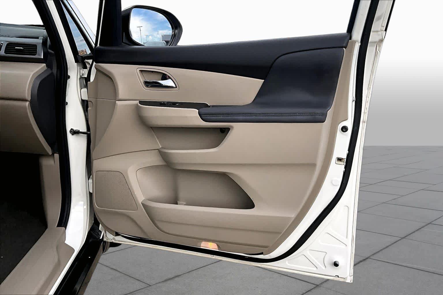 Used 2014 Honda Odyssey EX-L image 23