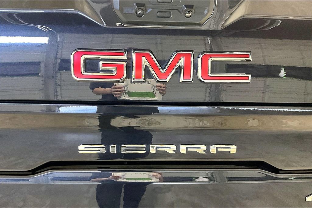 Used 2024 GMC Sierra 1500 AT4X image 40