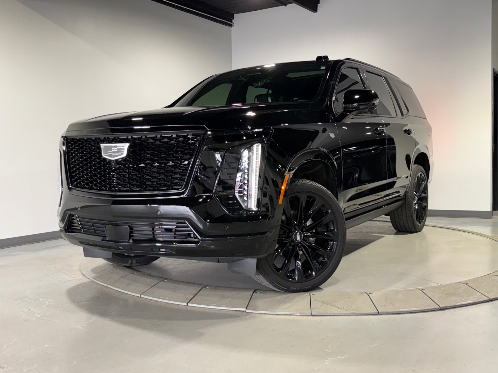 Used 2025 Cadillac Escalade Sport Platinum w/ LPO, ONYX Package image 1