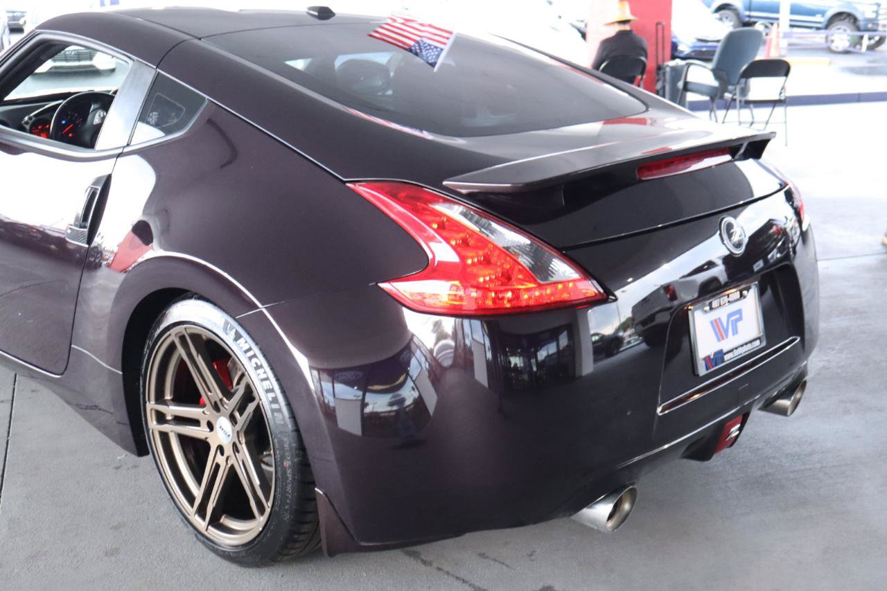 Used 2015 Nissan 370Z Coupe RWD image 9