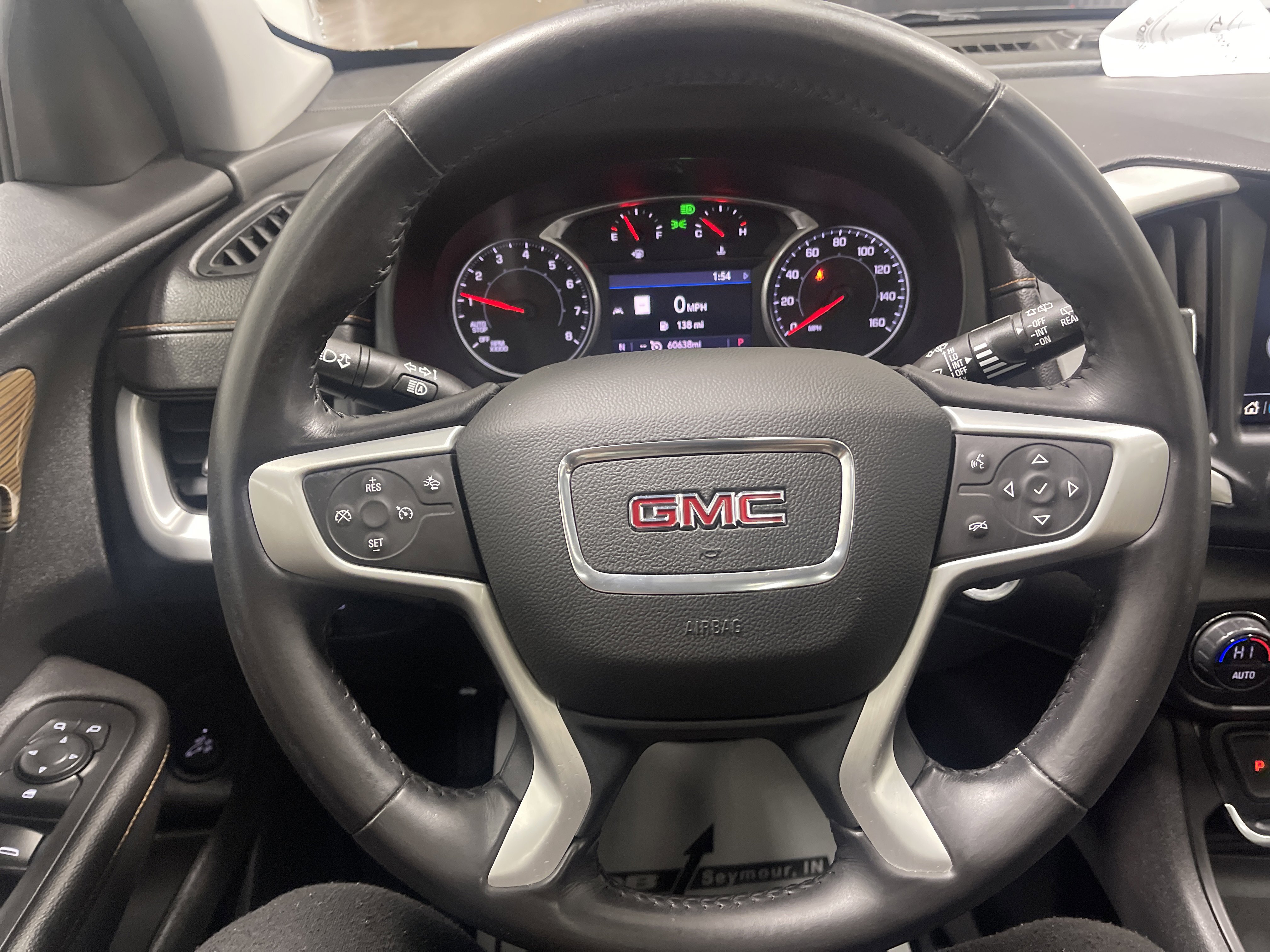 Used 2021 GMC Terrain SLE w/ Driver Convenience Package image 31