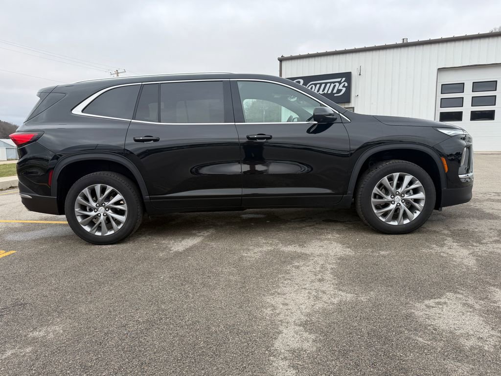 Used 2025 Buick Enclave Preferred AWD/4WD image 4