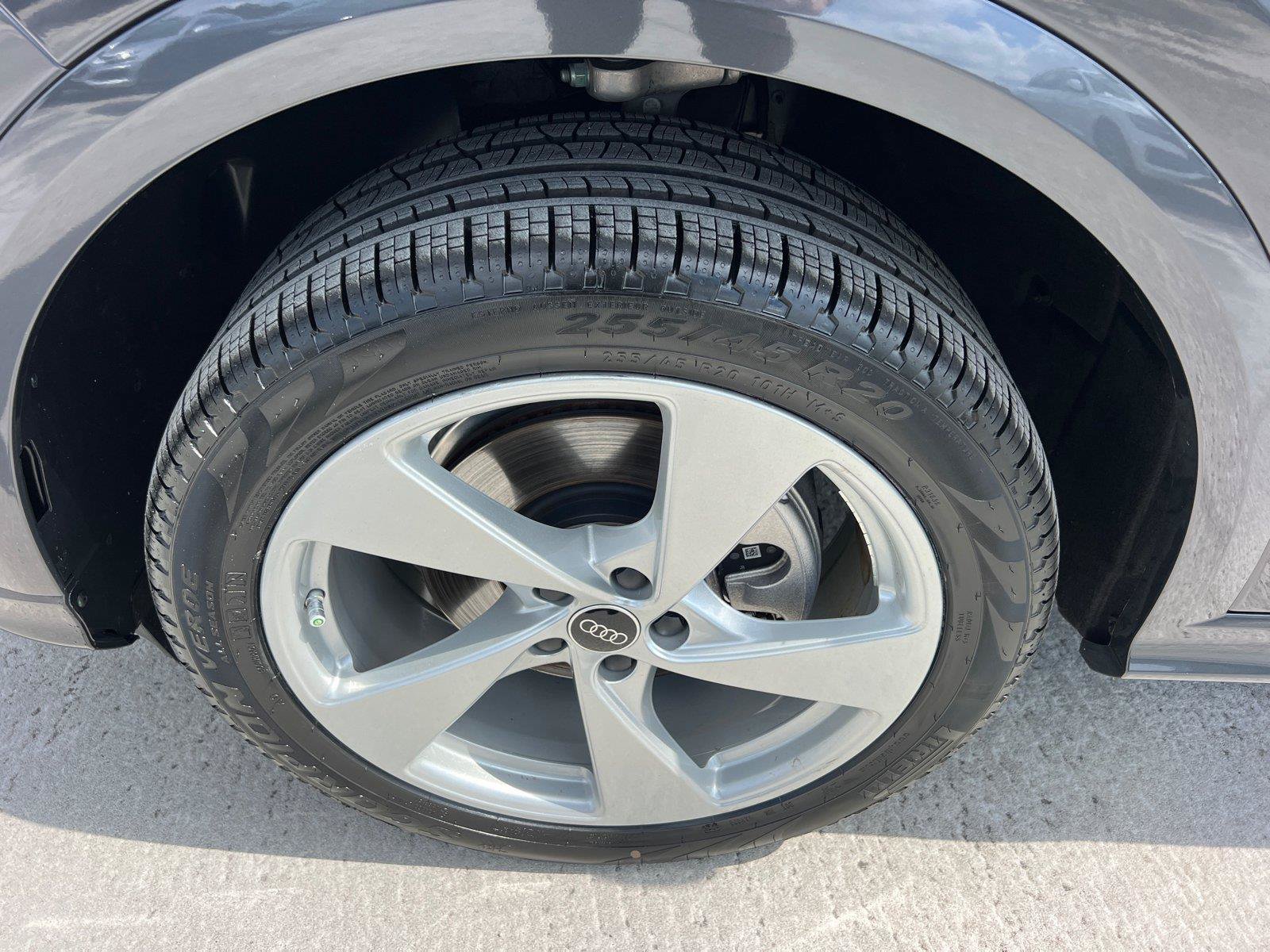 Certified 2025 Audi Q5 Premium Plus w/ Premium Plus AWD/4WD image 11