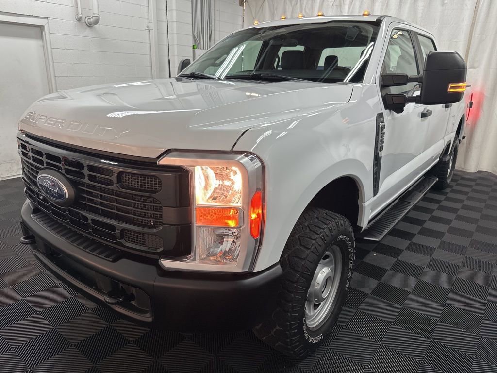 Used 2023 Ford F250 XL w/ 360-Degree Camera Package AWD/4WD image 4