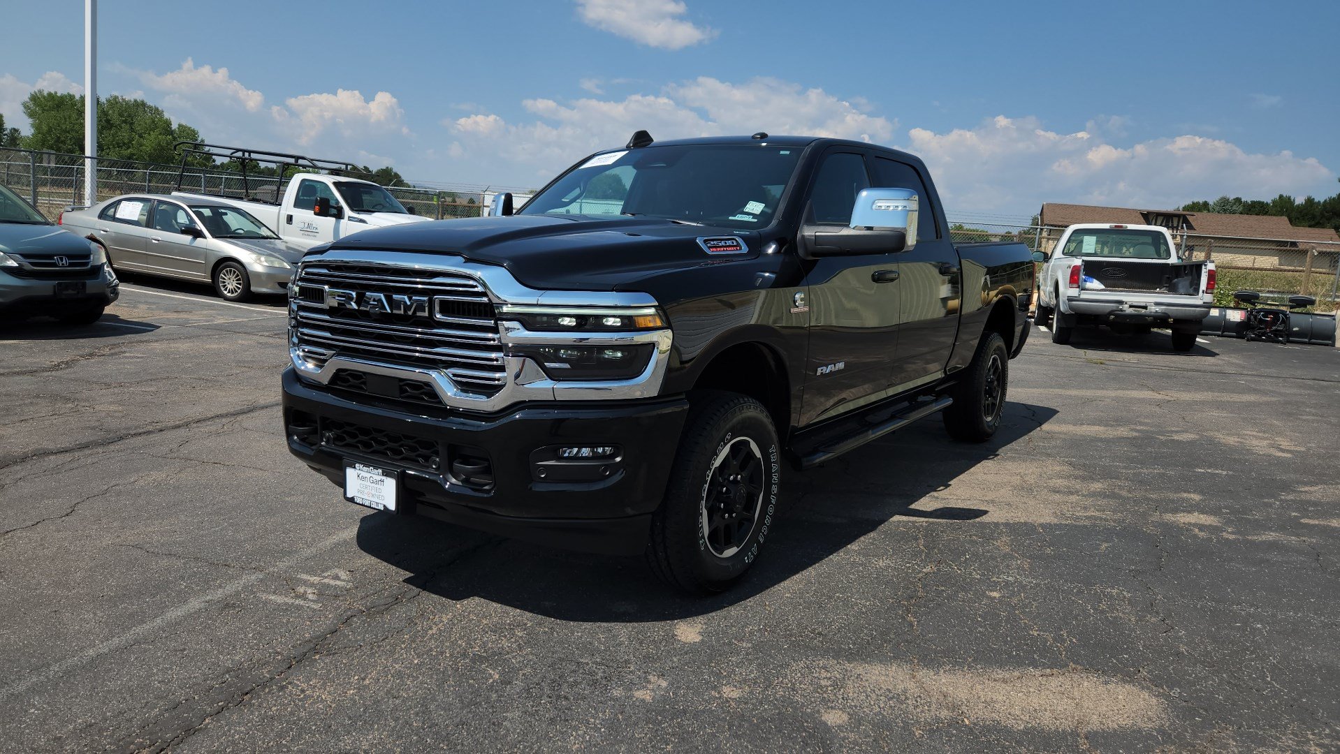 Used 2025 RAM 2500 Laramie AWD/4WD image 2
