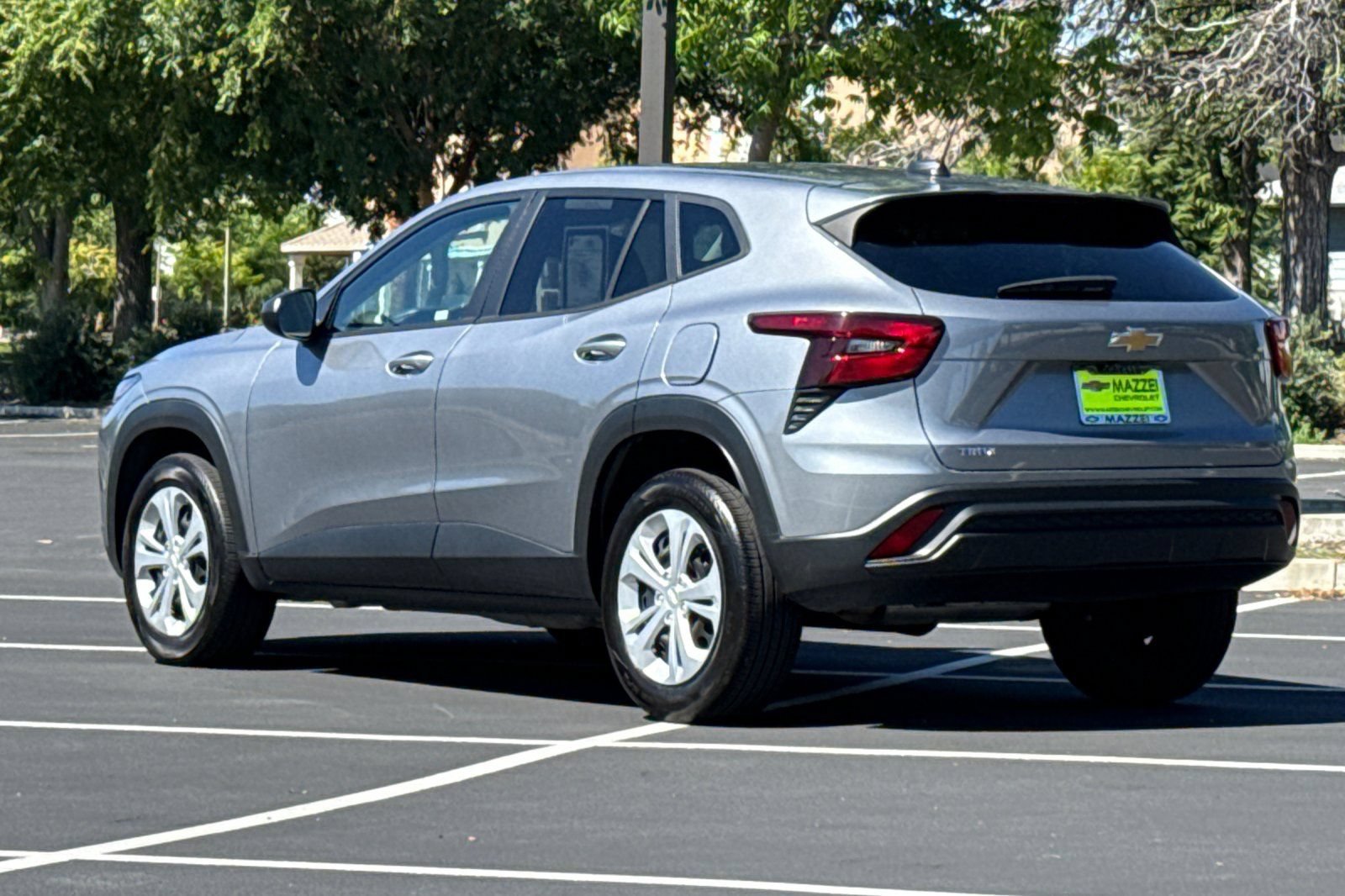 Used 2025 Chevrolet Trax LS FWD image 3