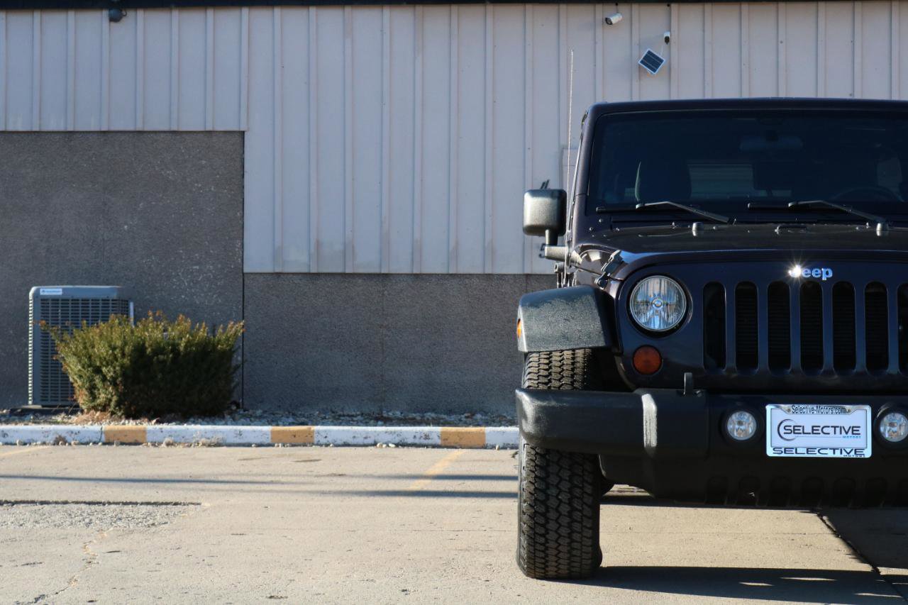 Used 2013 Jeep Wrangler Unlimited Sport image 4