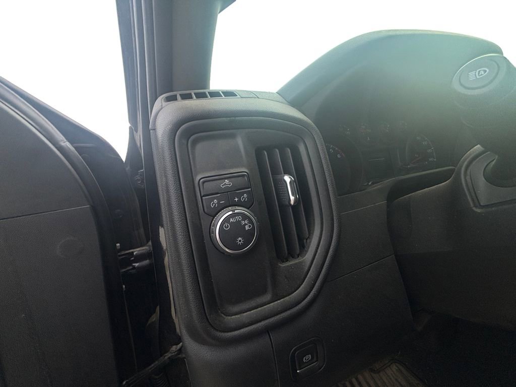 Used 2023 Chevrolet Silverado 1500 Custom image 25