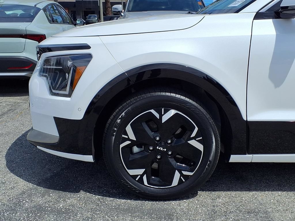 Certified 2023 Kia Niro Wave FWD image 13