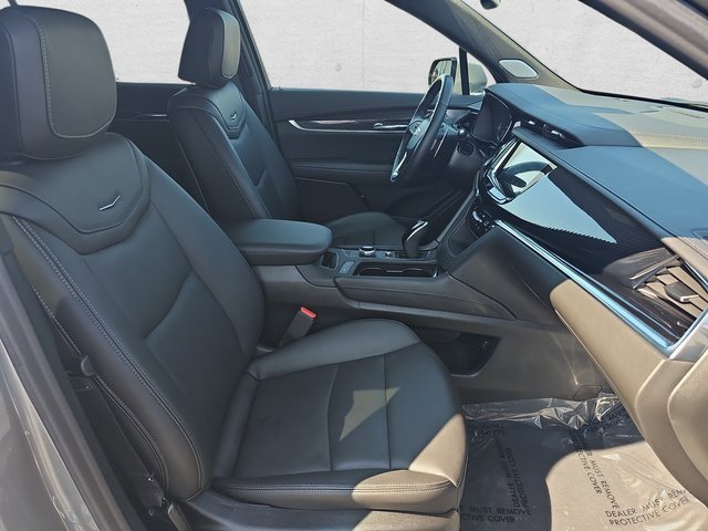 Used 2025 Cadillac XT6 Sport w/ LPO, Floor Liner Package image 10
