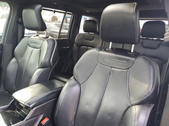 Used 2023 Jeep Grand Cherokee Overland w/ Luxury Tech Group IV image 17