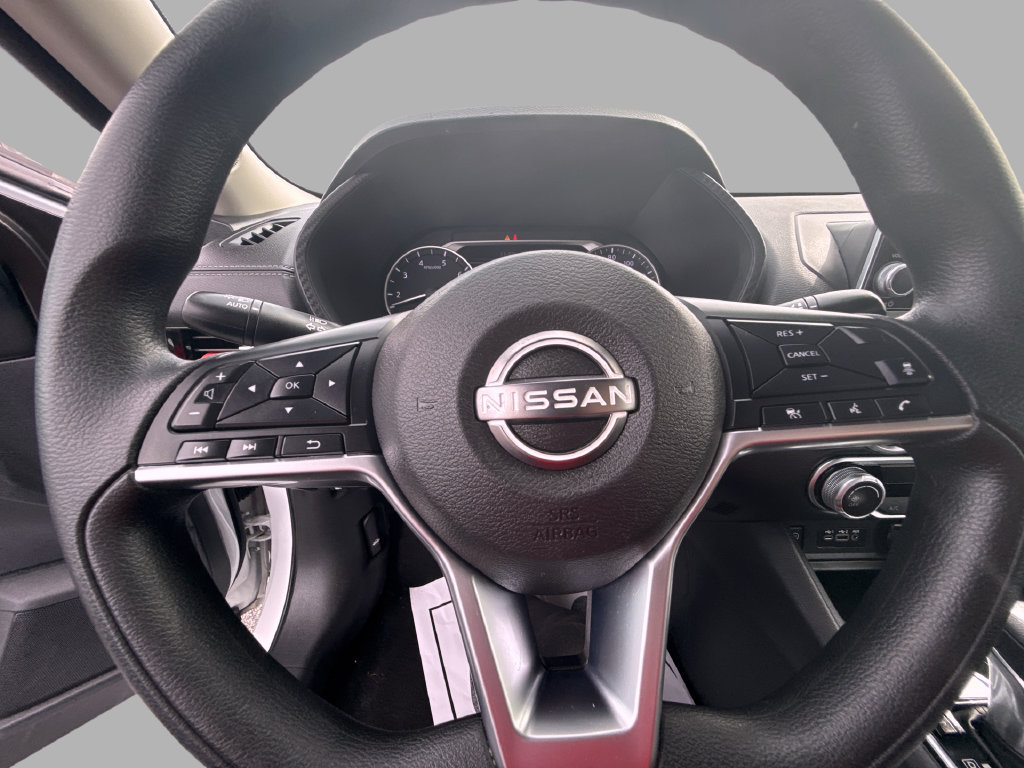 Used 2025 Nissan Sentra SV FWD image 17