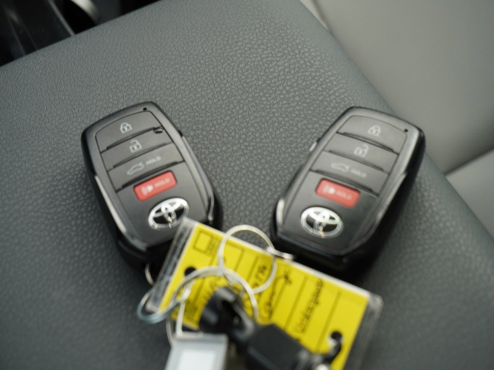 Used 2025 Toyota Camry SE image 17