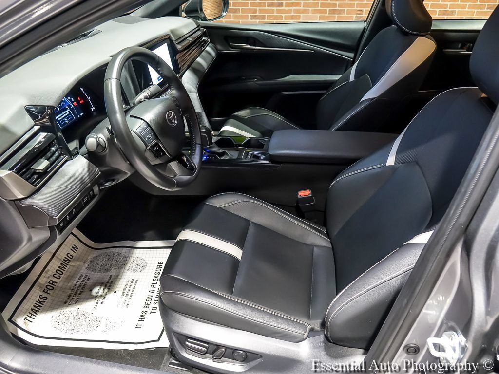 Used 2025 Toyota Camry SE FWD image 12