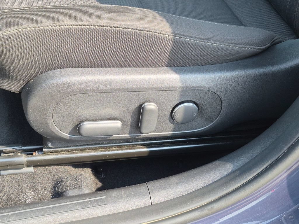 Used 2024 Hyundai Kona SEL AWD/4WD image 17