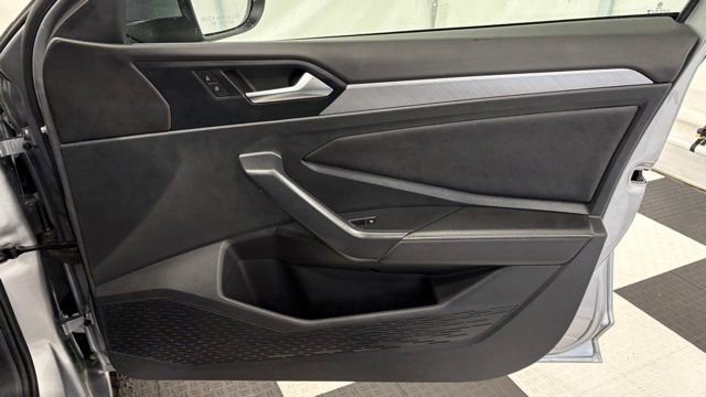 Used 2024 Volkswagen Jetta SE image 22