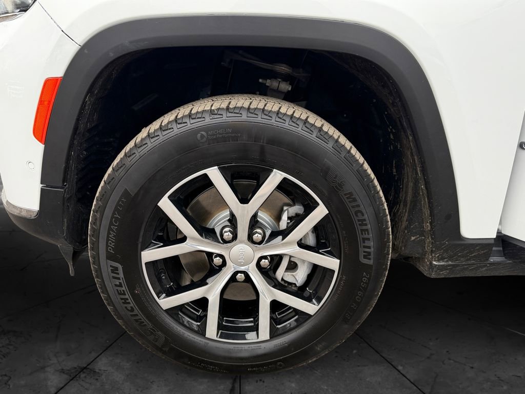 Used 2024 Jeep Grand Cherokee L Limited w/ Luxury Tech Group II image 14