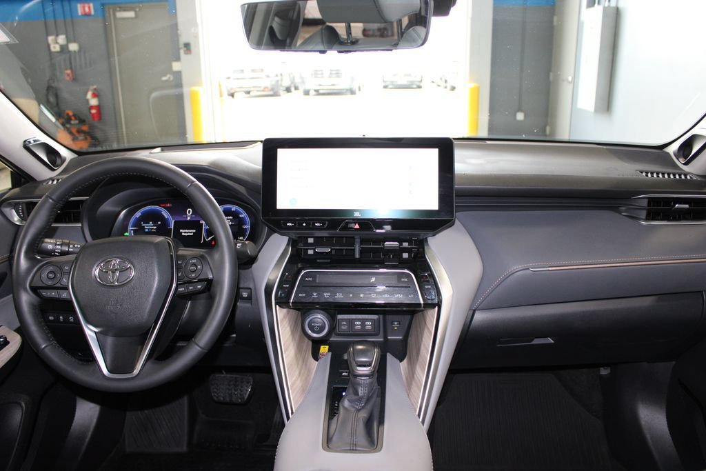 Used 2024 Toyota Venza Limited AWD/4WD image 15
