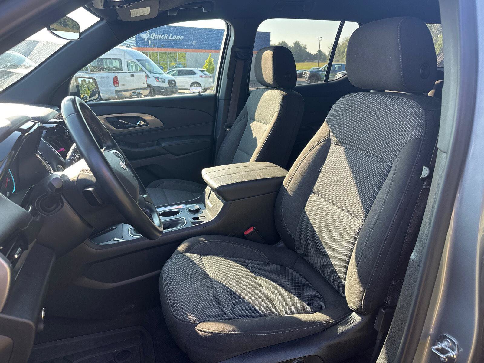 Used 2023 Chevrolet Traverse LT AWD/4WD image 6