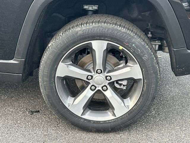 New 2026 Jeep Grand Cherokee Limited w/ Luxury Tech Group II image 21