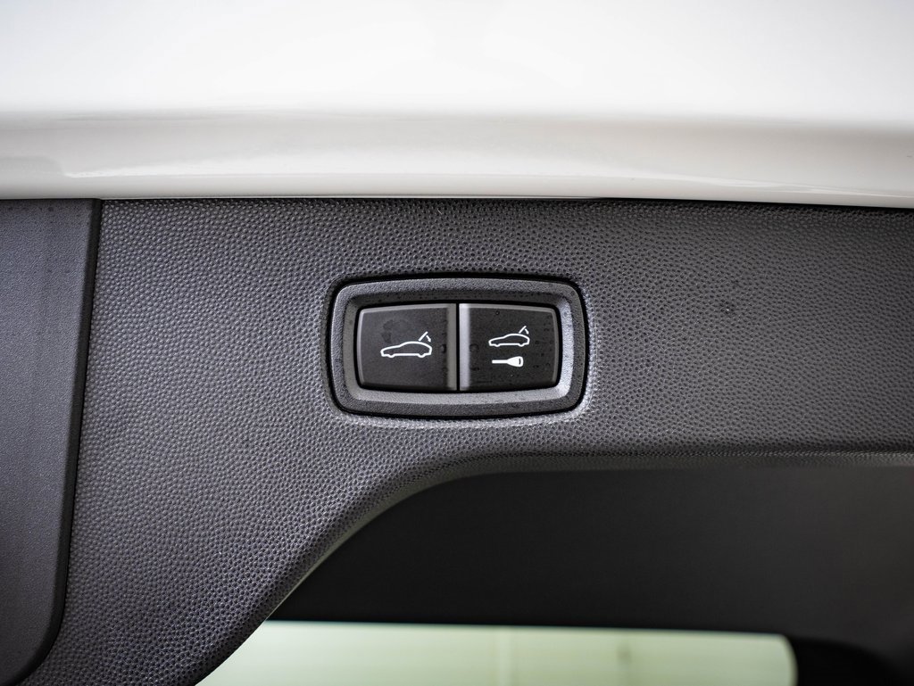 New 2026 Porsche Macan 4S Electric image 22