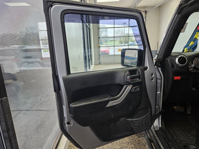 Used 2016 Jeep Wrangler Unlimited Rubicon AWD/4WD image 17