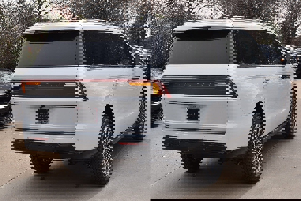 New 2025 Lincoln Navigator L Black Label AWD/4WD image 14