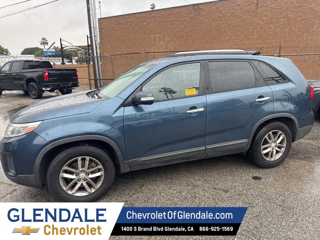 Used 2014 Kia Sorento LX image 2