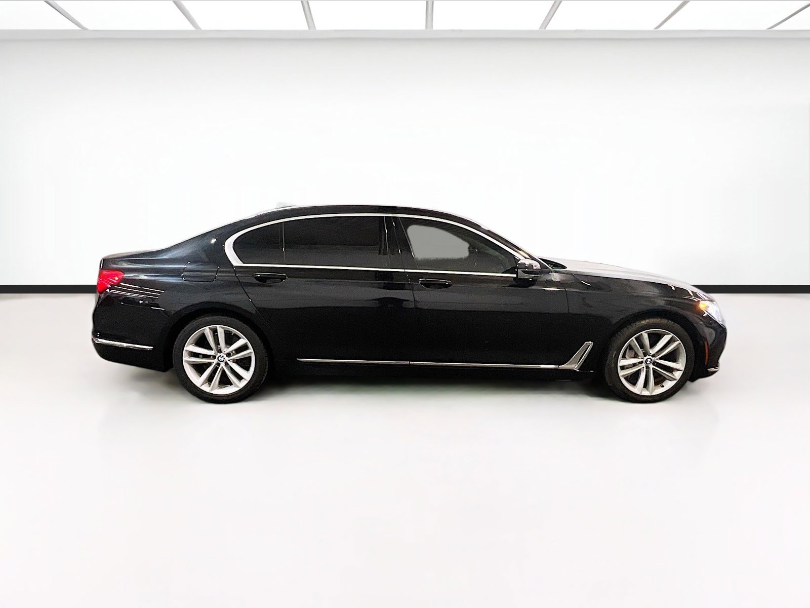 Used 2018 BMW 750i 750i image 26