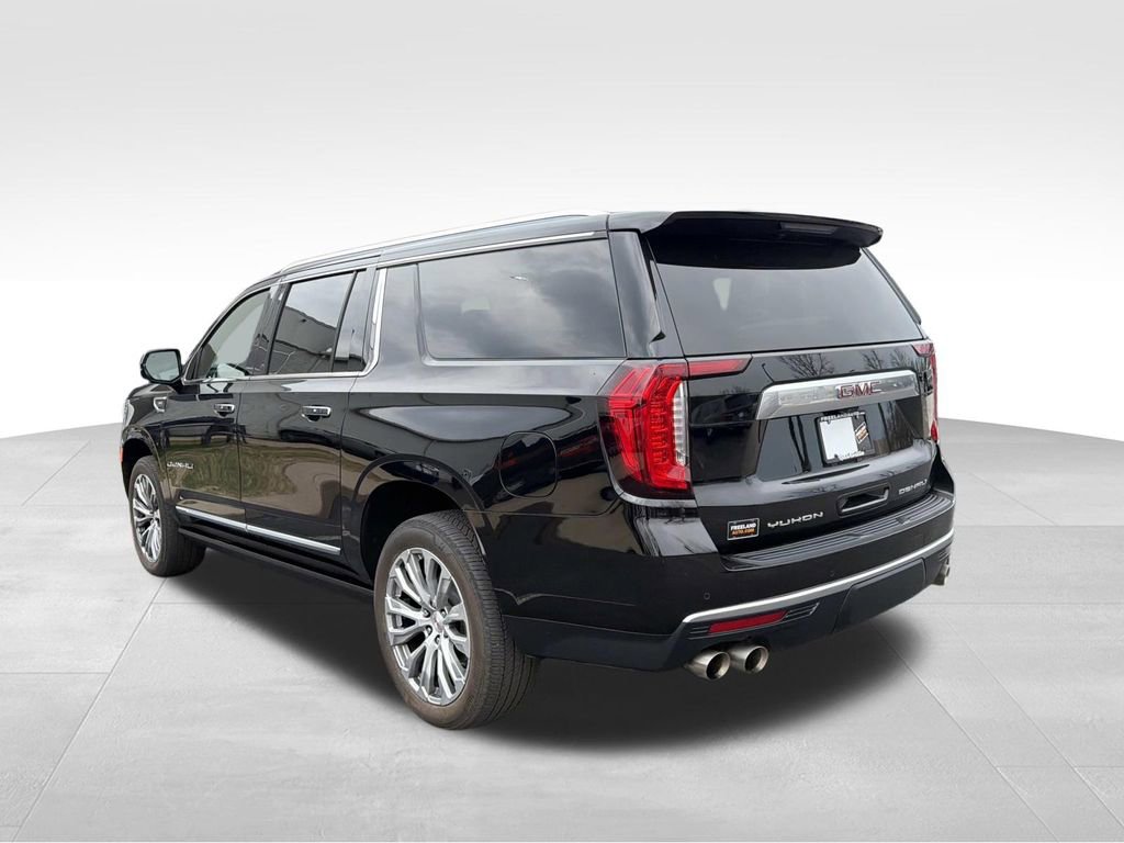 Used 2021 GMC Yukon XL Denali w/ Denali Premium Package image 5