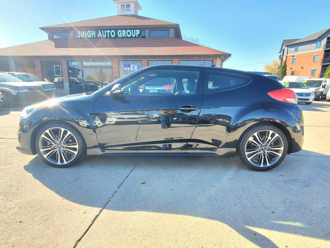 Used 2016 Hyundai Veloster Turbo FWD image 4
