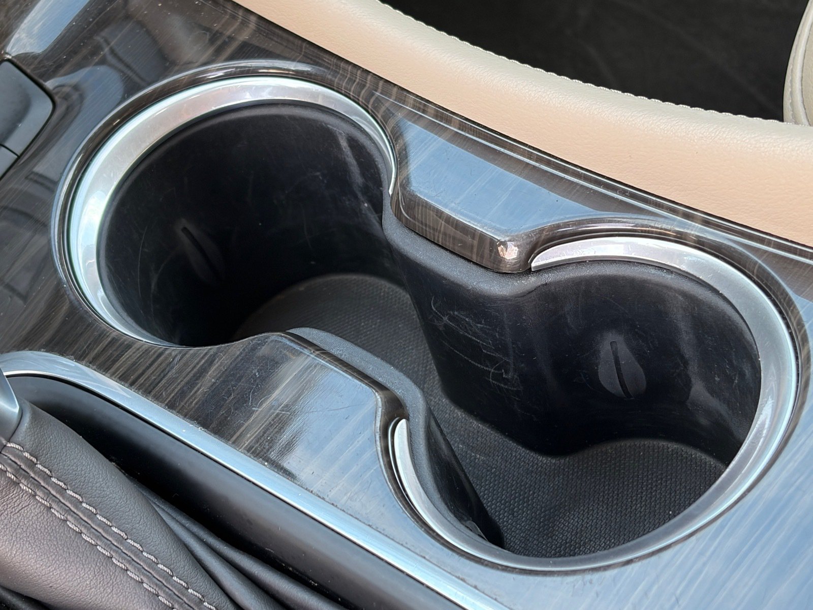 Used 2019 Buick Envision Premium AWD/4WD image 31