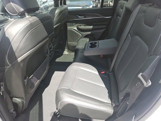 Used 2024 Jeep Grand Cherokee Overland w/ Trailer Tow Package image 9