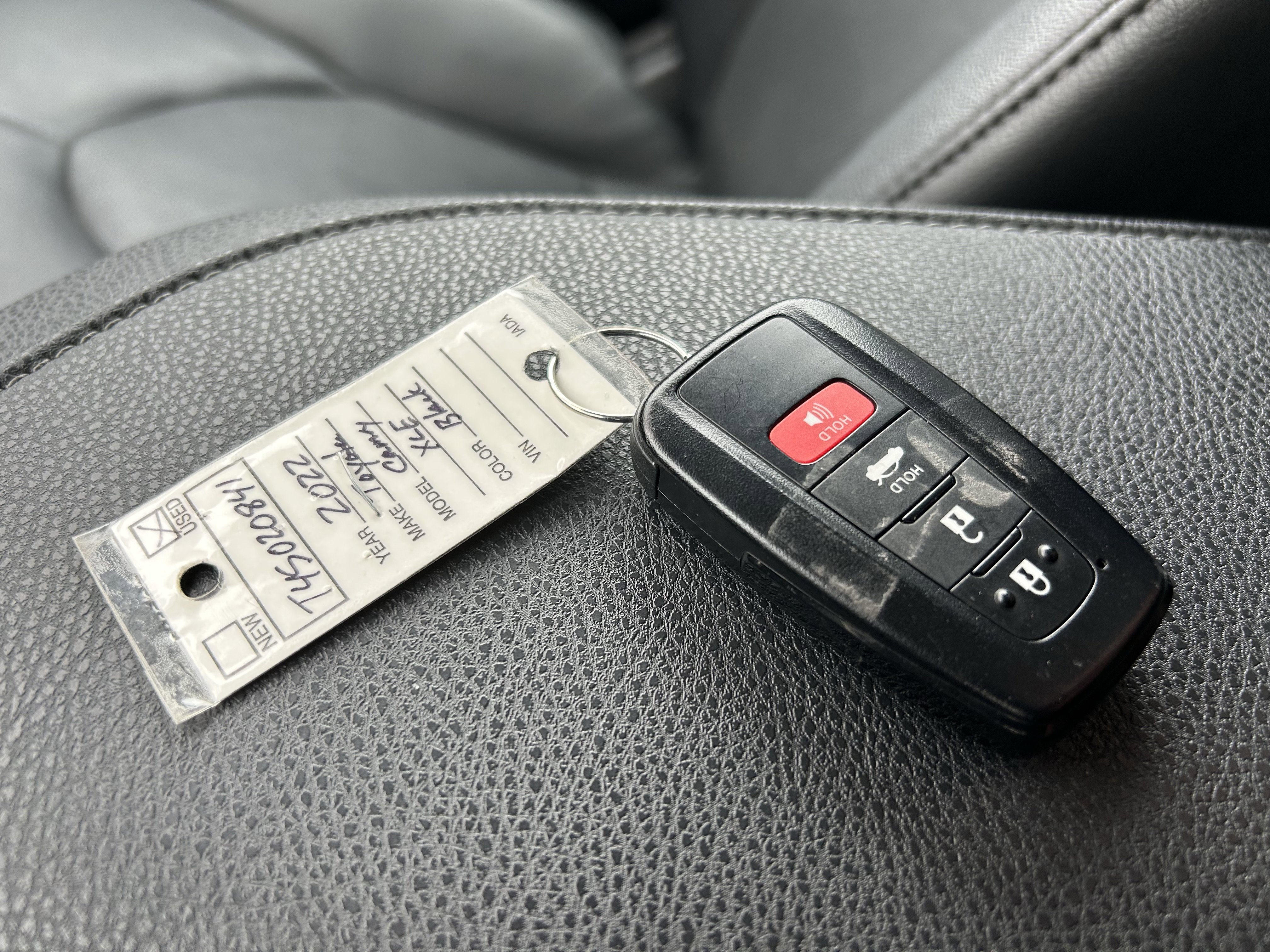 Certified 2022 Toyota Camry XLE FWD image 33