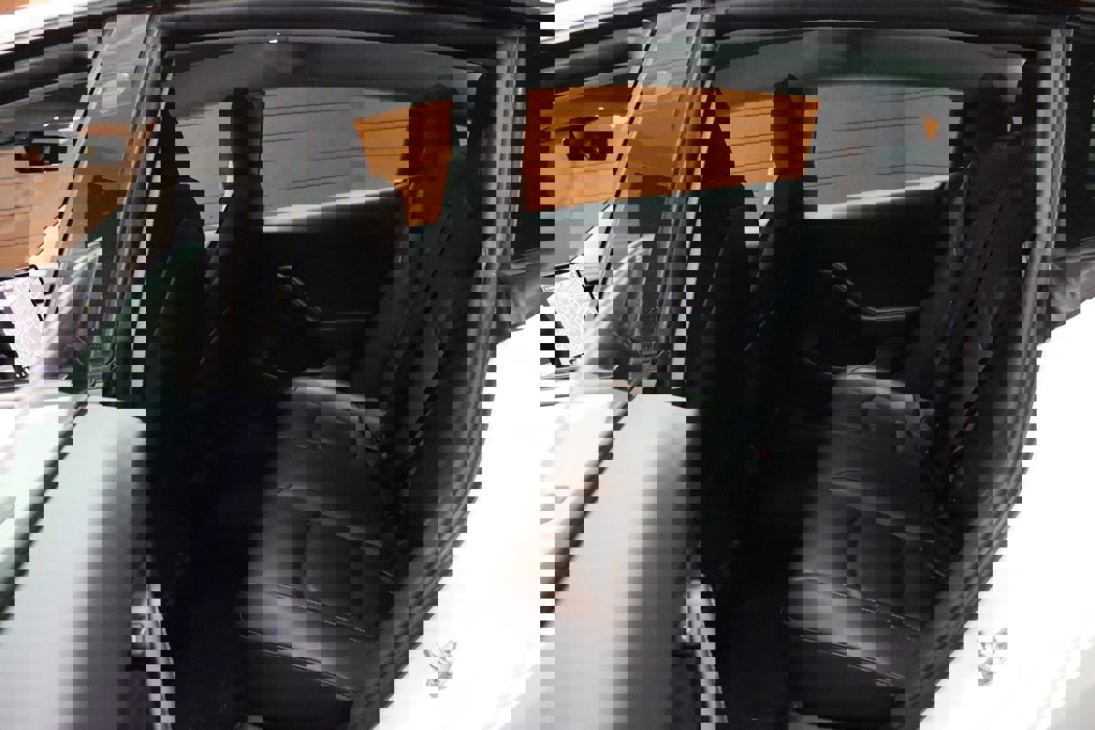 Used 2023 Tesla Model 3 Standard Range RWD image 38