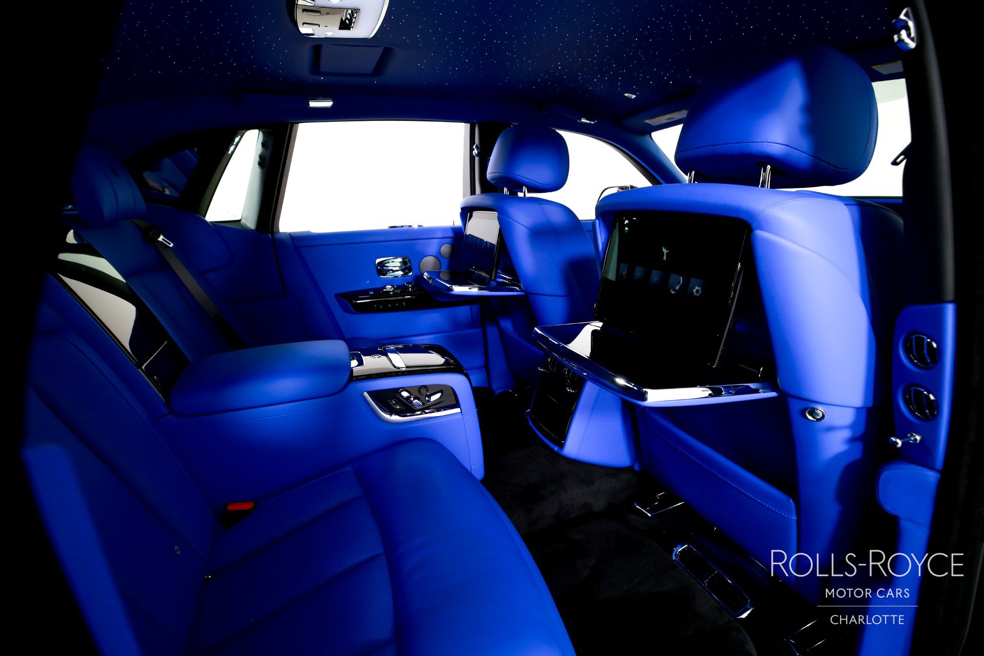 New 2027 Rolls-Royce Phantom Sedan RWD image 31