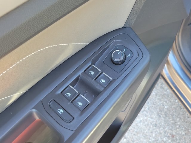 Used 2023 Volkswagen Atlas SE w/ Black Wheel Package AWD/4WD image 9