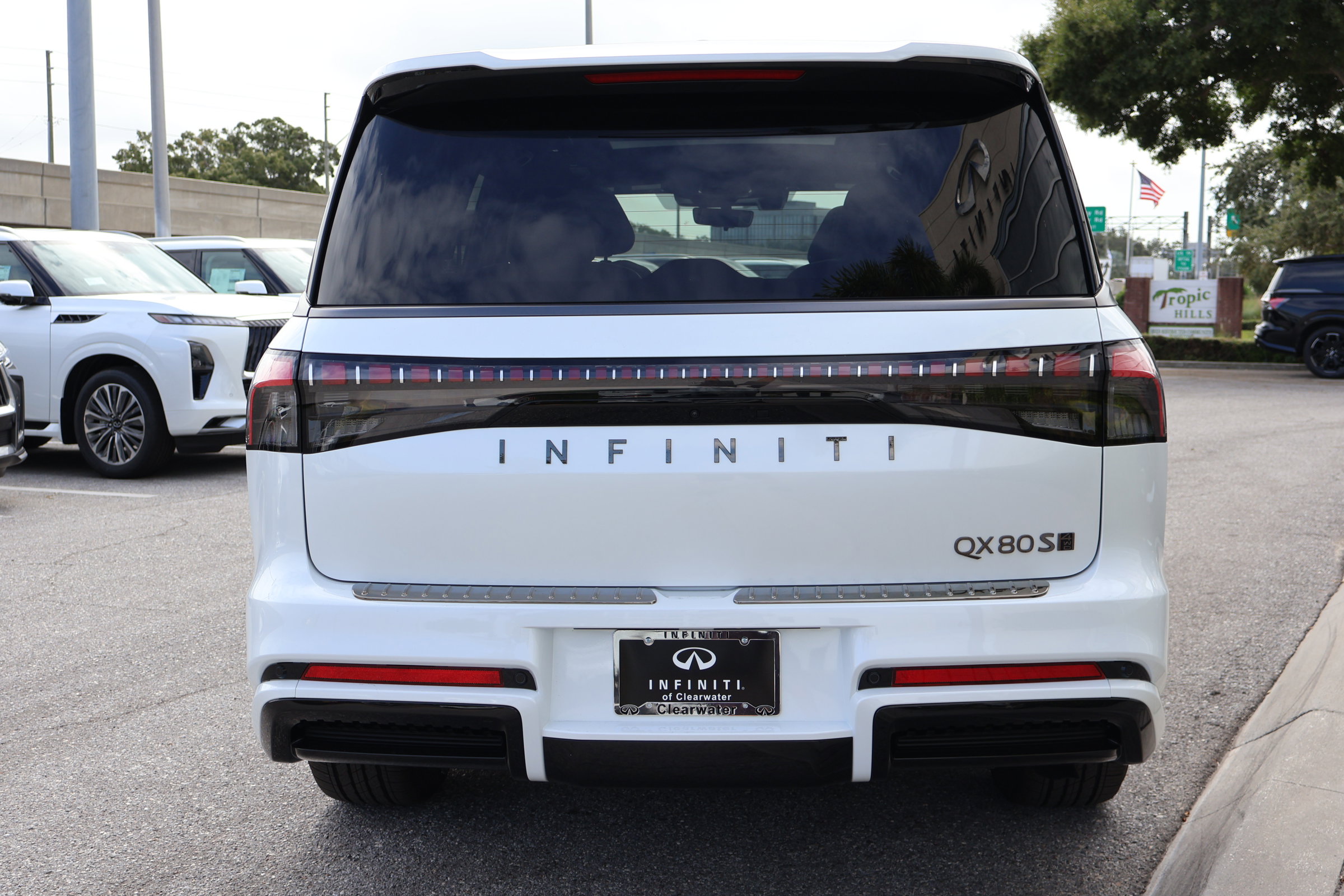 New 2026 INFINITI QX80 4WD image 4