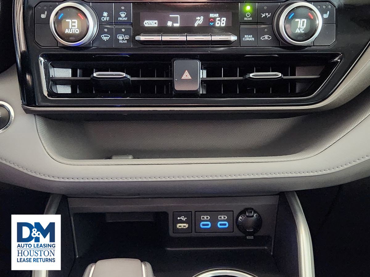 Used 2022 Toyota Highlander XLE image 26
