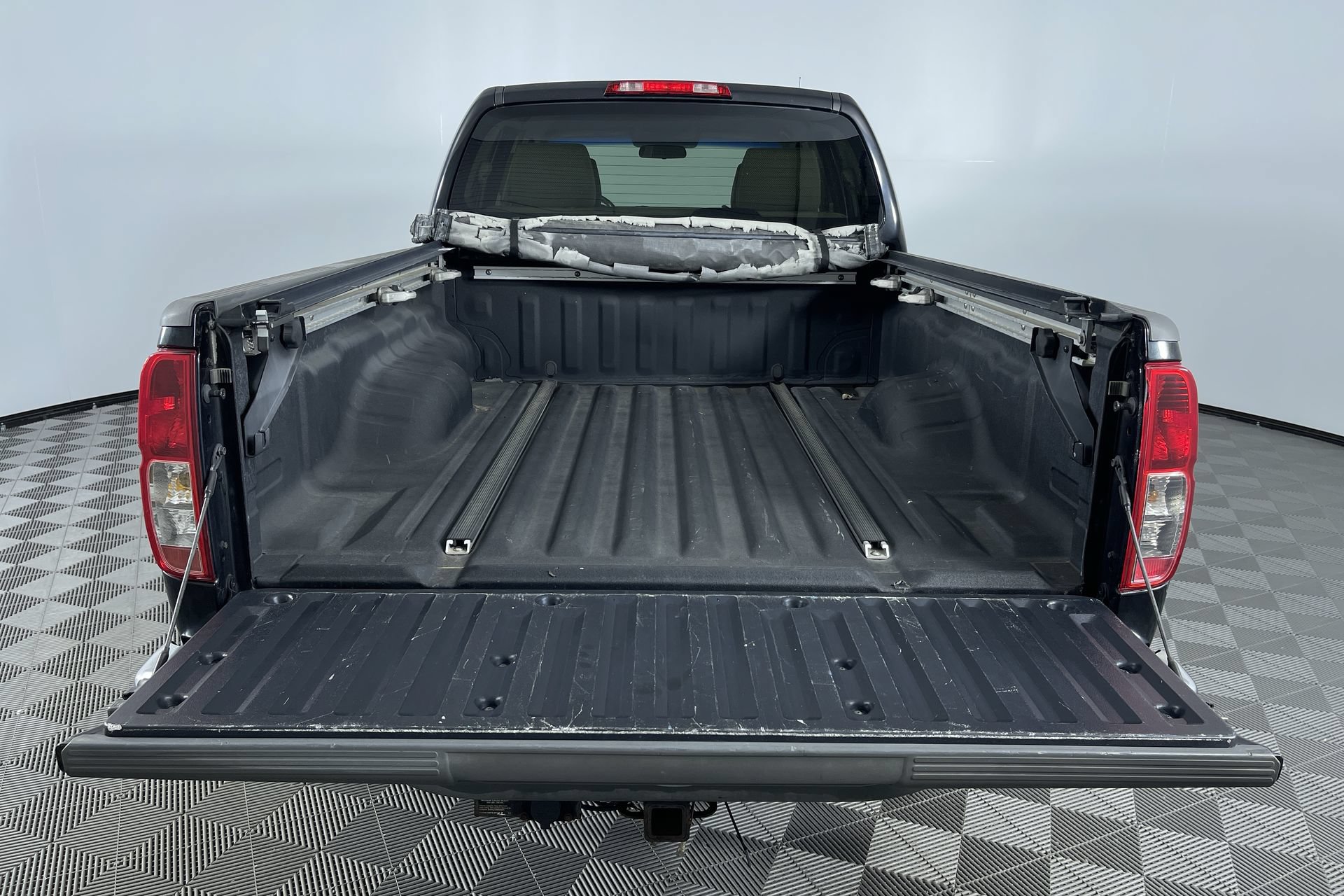 Used 2008 Nissan Frontier SE w/ SE Value Truck Pkg AWD/4WD image 23