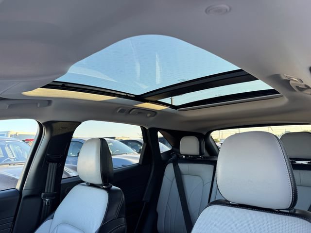 Used 2025 Ford Escape SE w/ PHEV Premium Package FWD image 28