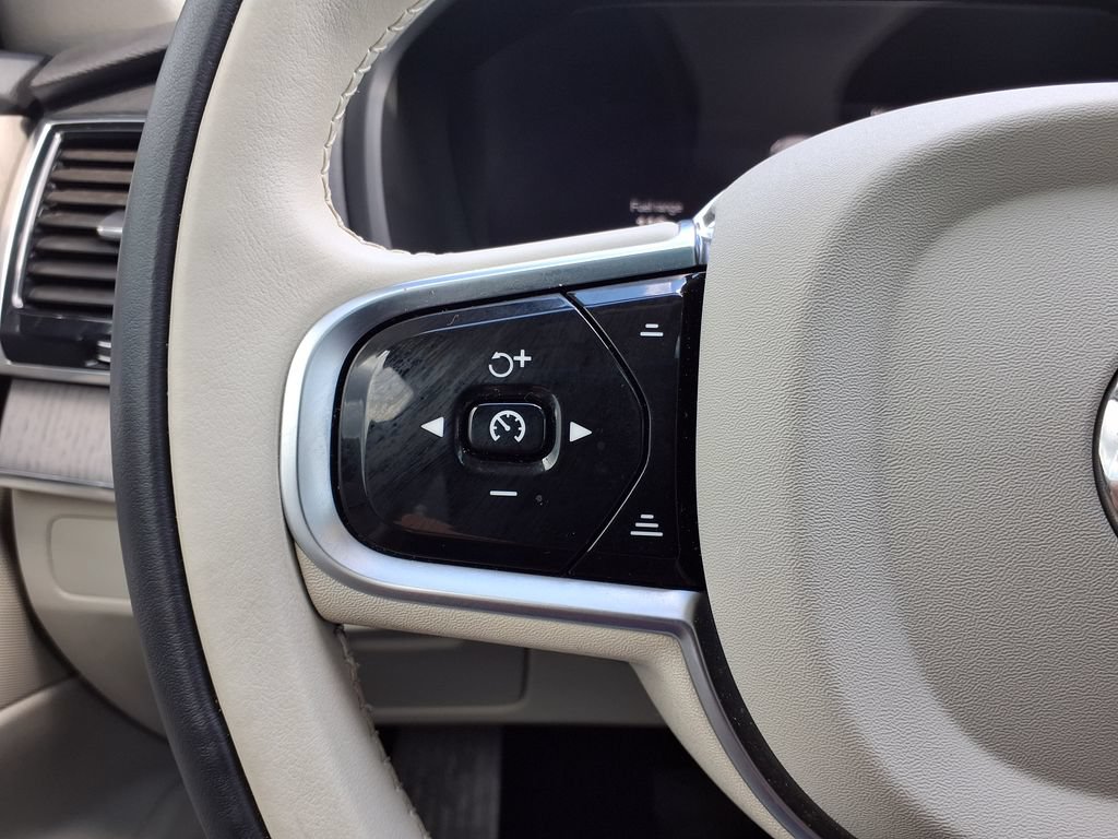 Certified 2025 Volvo XC90 B6 Plus AWD/4WD image 26