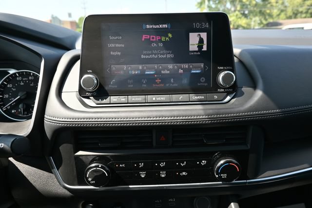 Used 2024 Nissan Rogue S AWD/4WD image 30