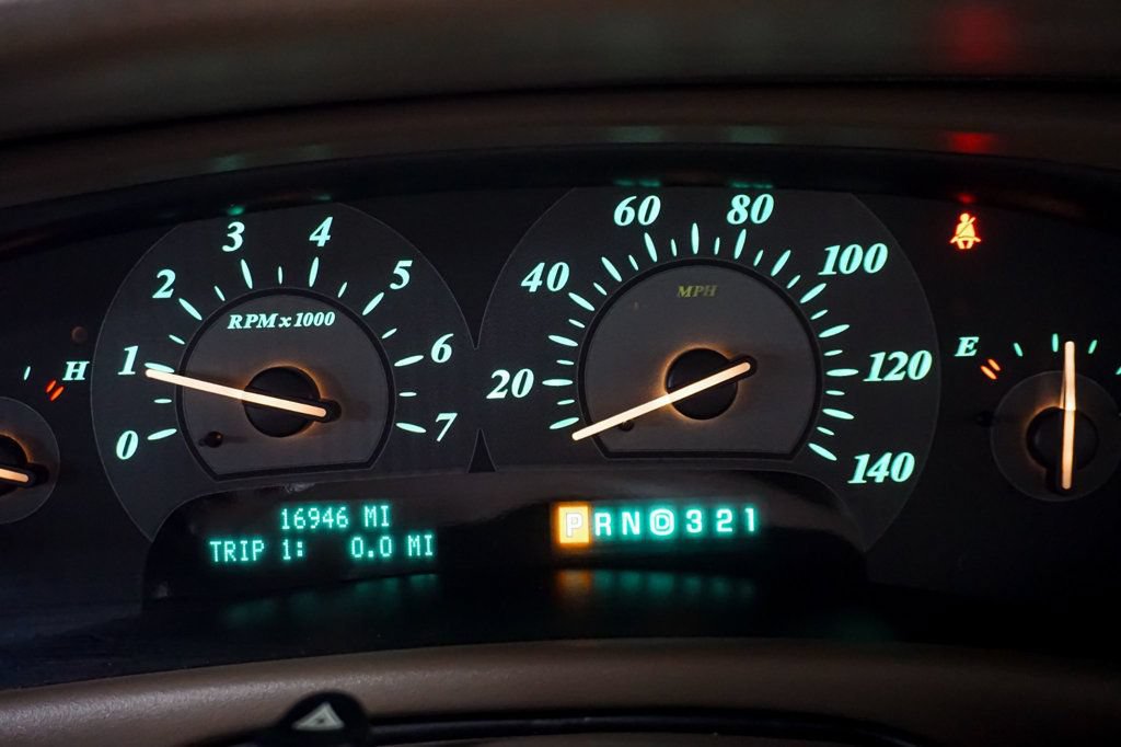 Used 2004 Buick Park Avenue Ultra w/ Ultra Luxury Package FWD image 25