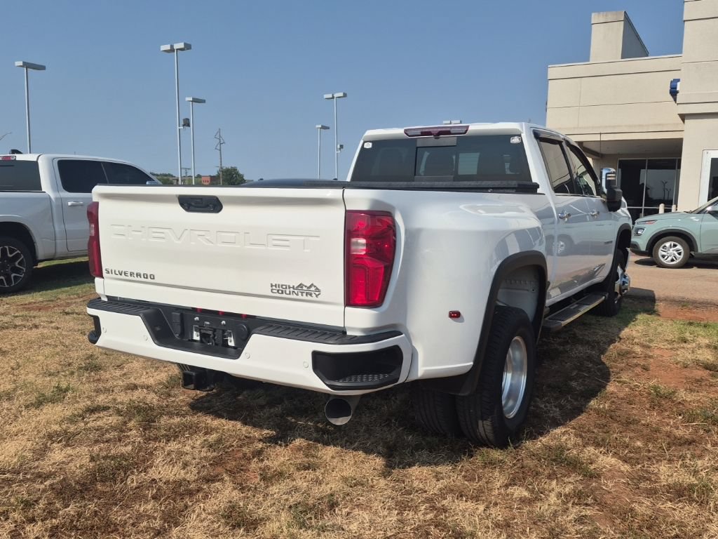 Used 2022 Chevrolet Silverado 3500 High Country AWD/4WD image 3