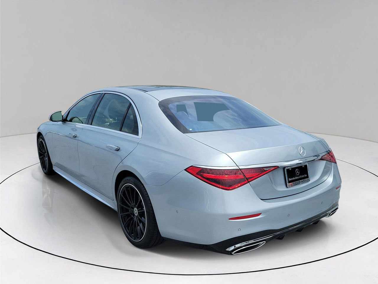 New 2026 Mercedes-Benz S 500 4MATIC image 4
