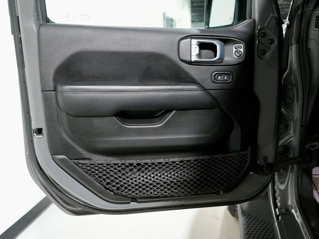 Used 2022 Jeep Wrangler Unlimited Sahara image 13