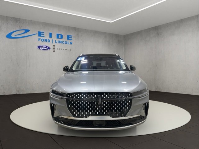 Used 2024 Lincoln Nautilus Reserve image 4